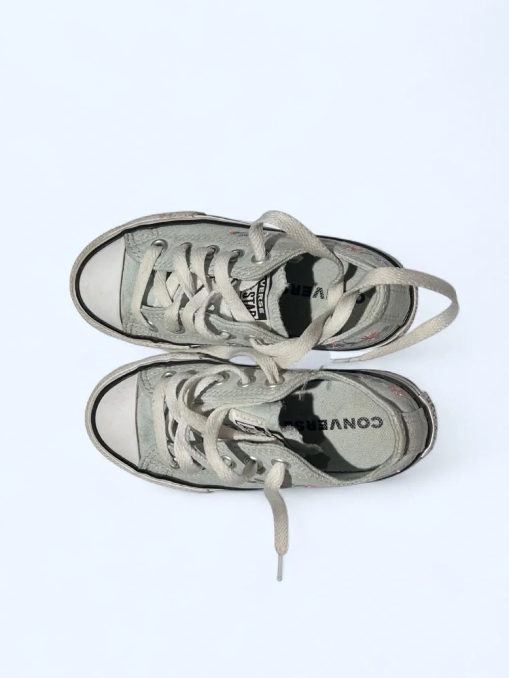 Converse Kids Low Top Sneakers in Light Gray